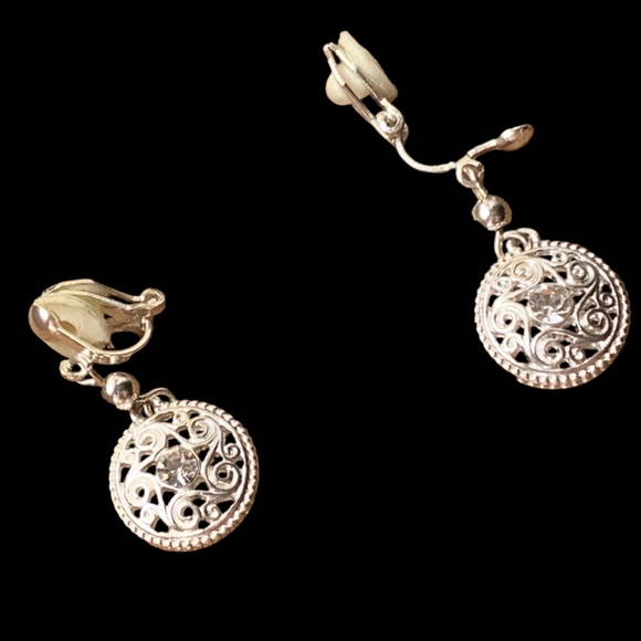 Vintage Silver Filigree Clear Crystal Clip On Earrings Womans Jewelry Medallion - Picture 3 of 3